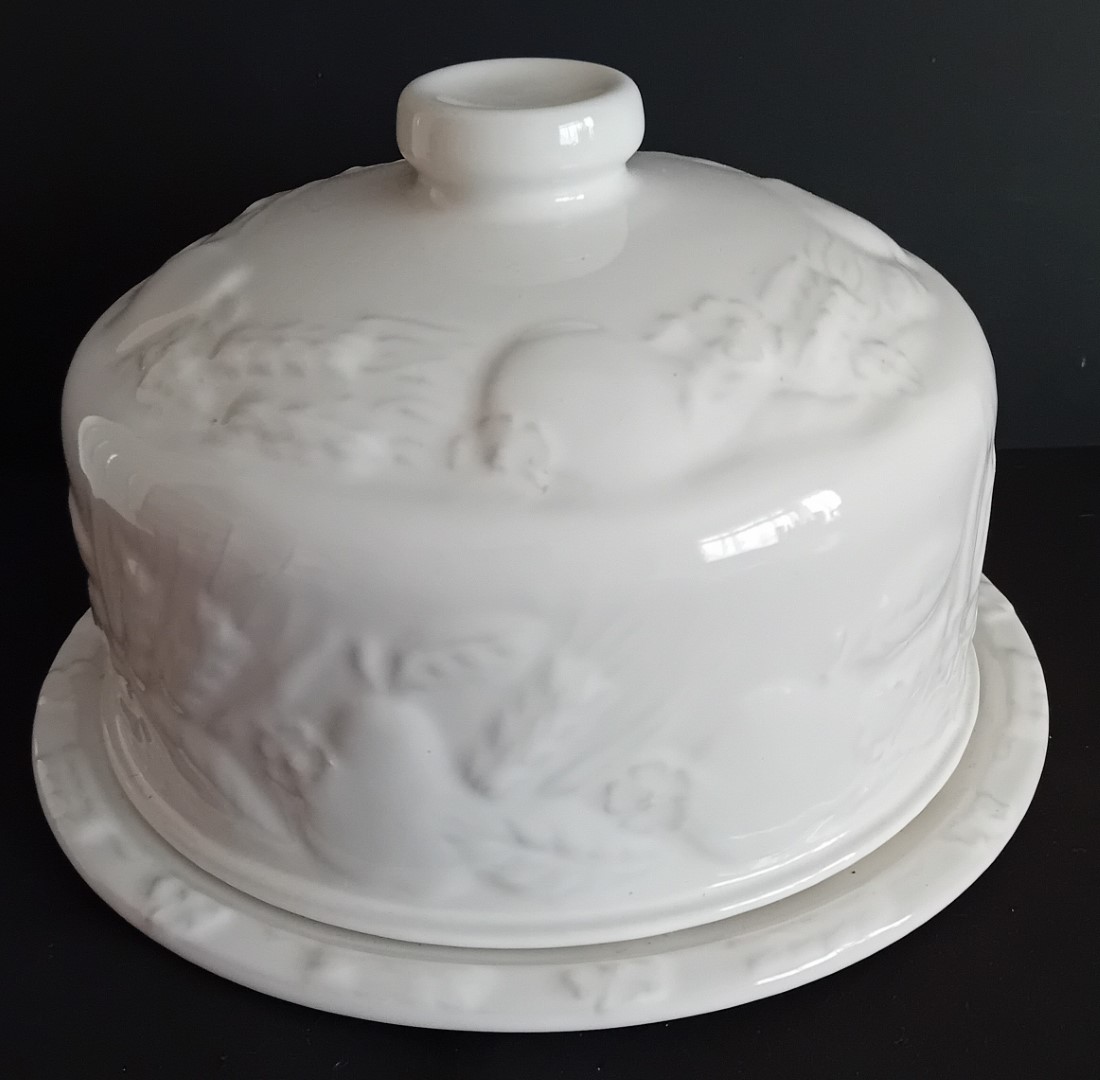Ceramic Cheese/Cake Dome