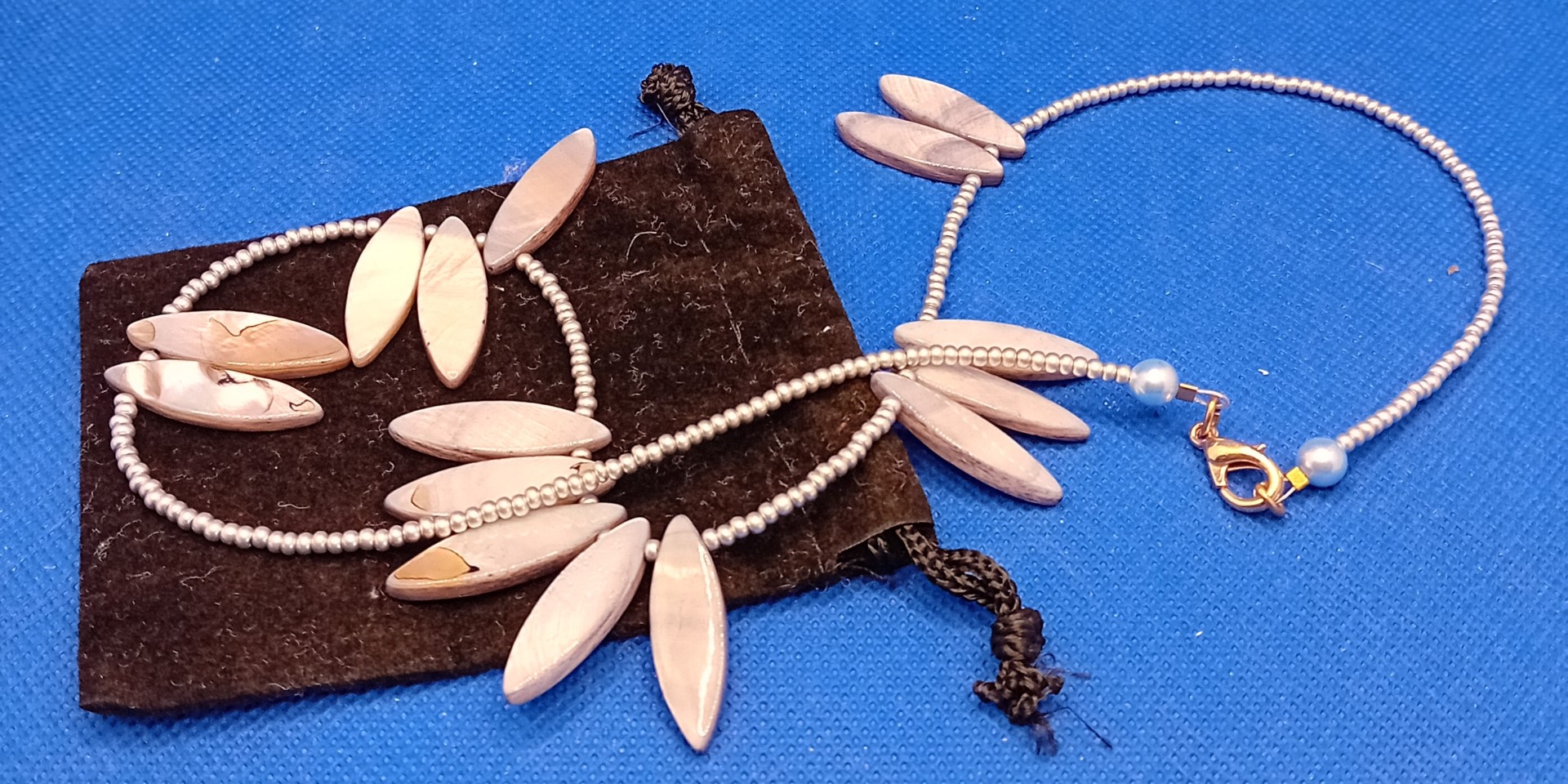 Necklace with beads & leaves