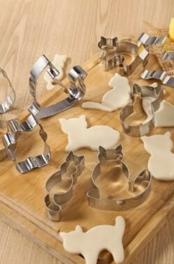 Cat-shaped Cookie Cutters